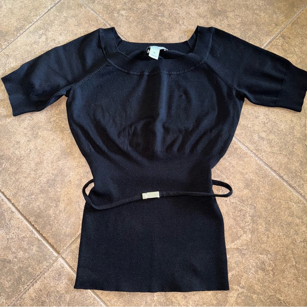 EUC- White House Black Market Belted Fitted Top